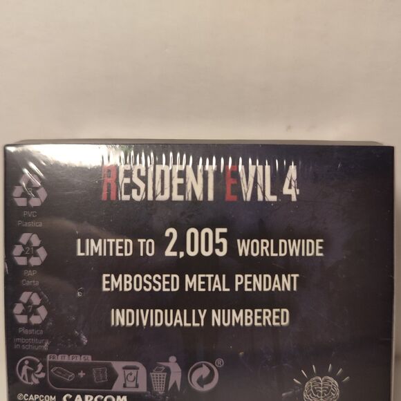 Resident Evil 4 Upgrade Ticket Figurine Bitores Medallion & Ashleys Necklace Set - Picture 9 of 15
